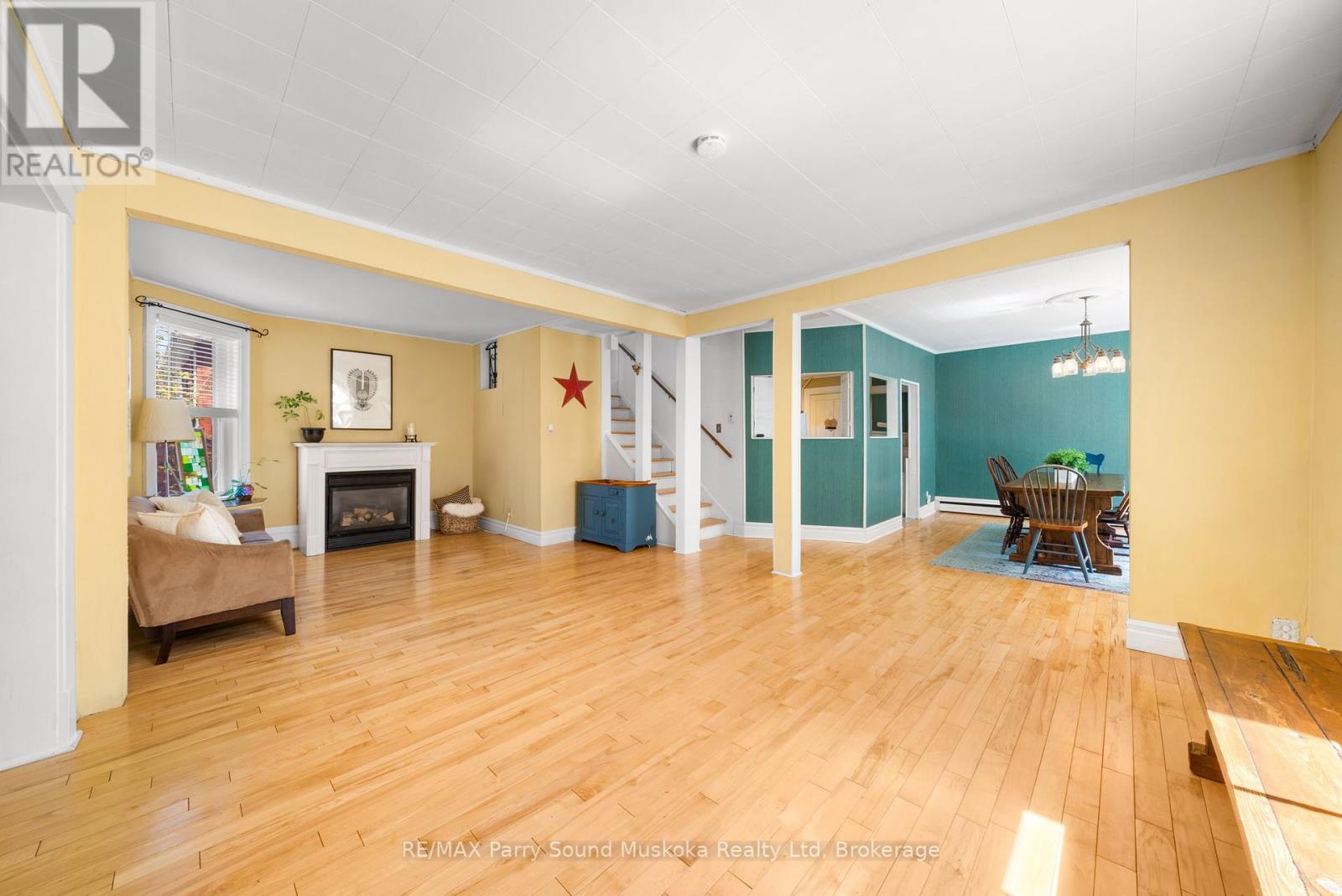 17 Waubeek Street, Parry Sound, Ontario  P2A 1B8 - Photo 8 - X12242567