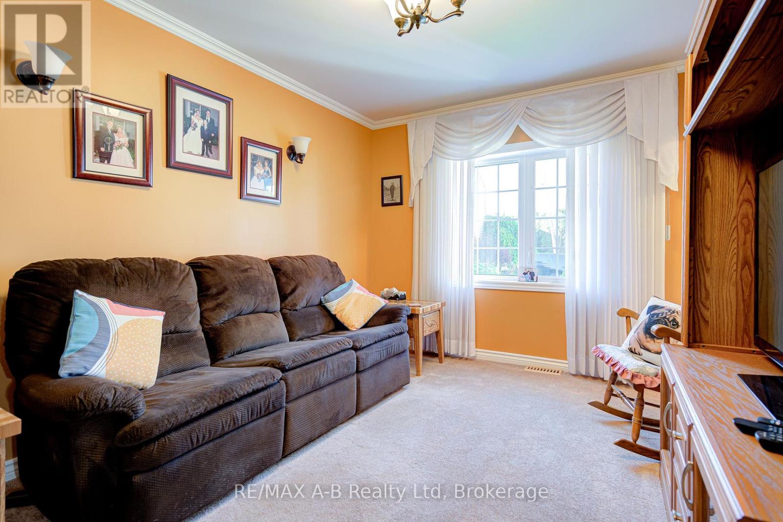 5 Cruickshank Street, Perth East, Ontario  N0K 1N0 - Photo 12 - X12242589