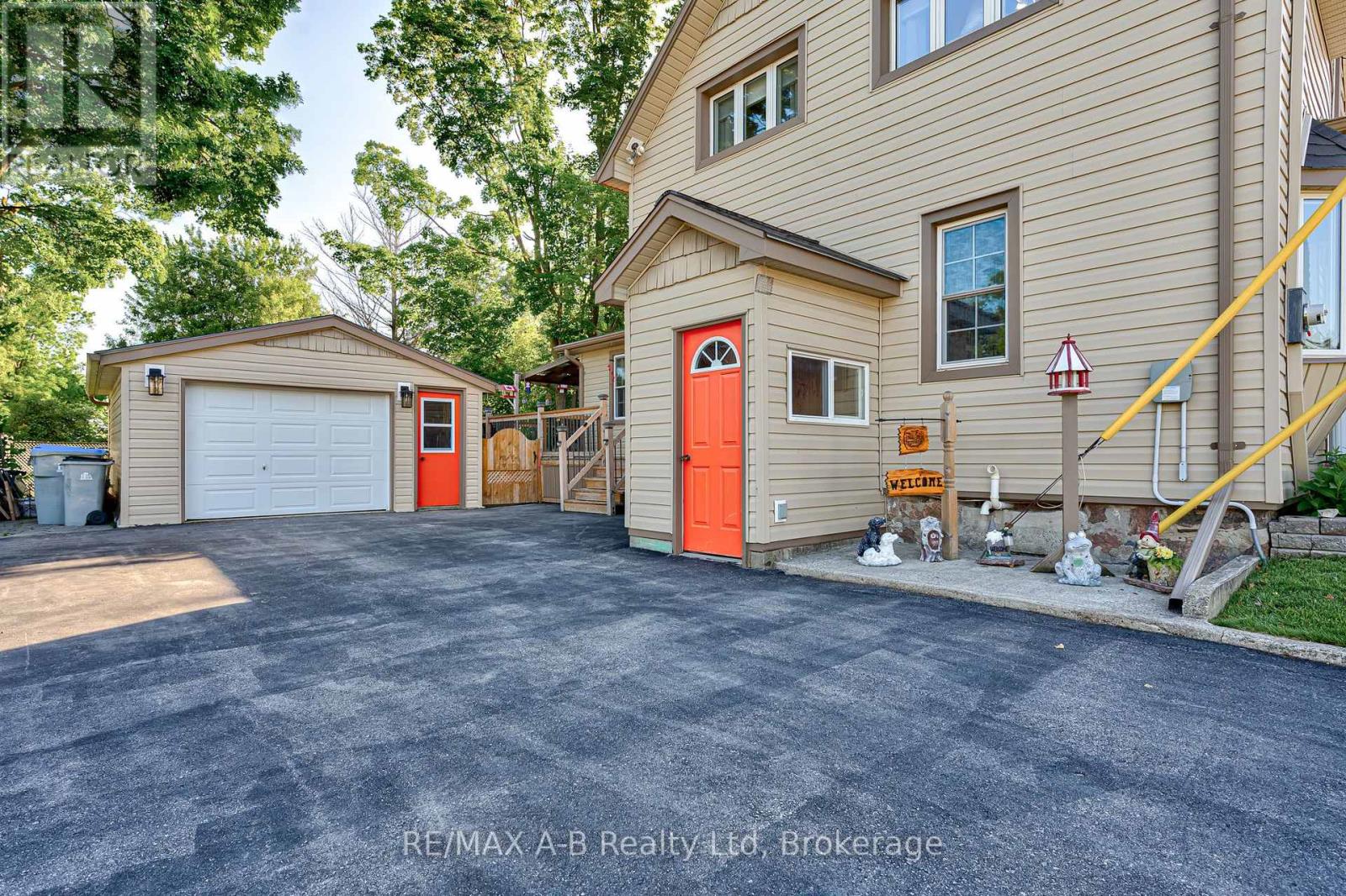 5 Cruickshank Street, Perth East, Ontario  N0K 1N0 - Photo 3 - X12242589