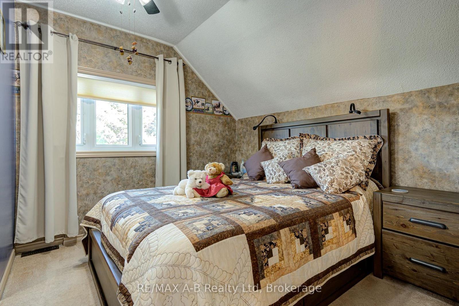 5 Cruickshank Street, Perth East, Ontario  N0K 1N0 - Photo 31 - X12242589