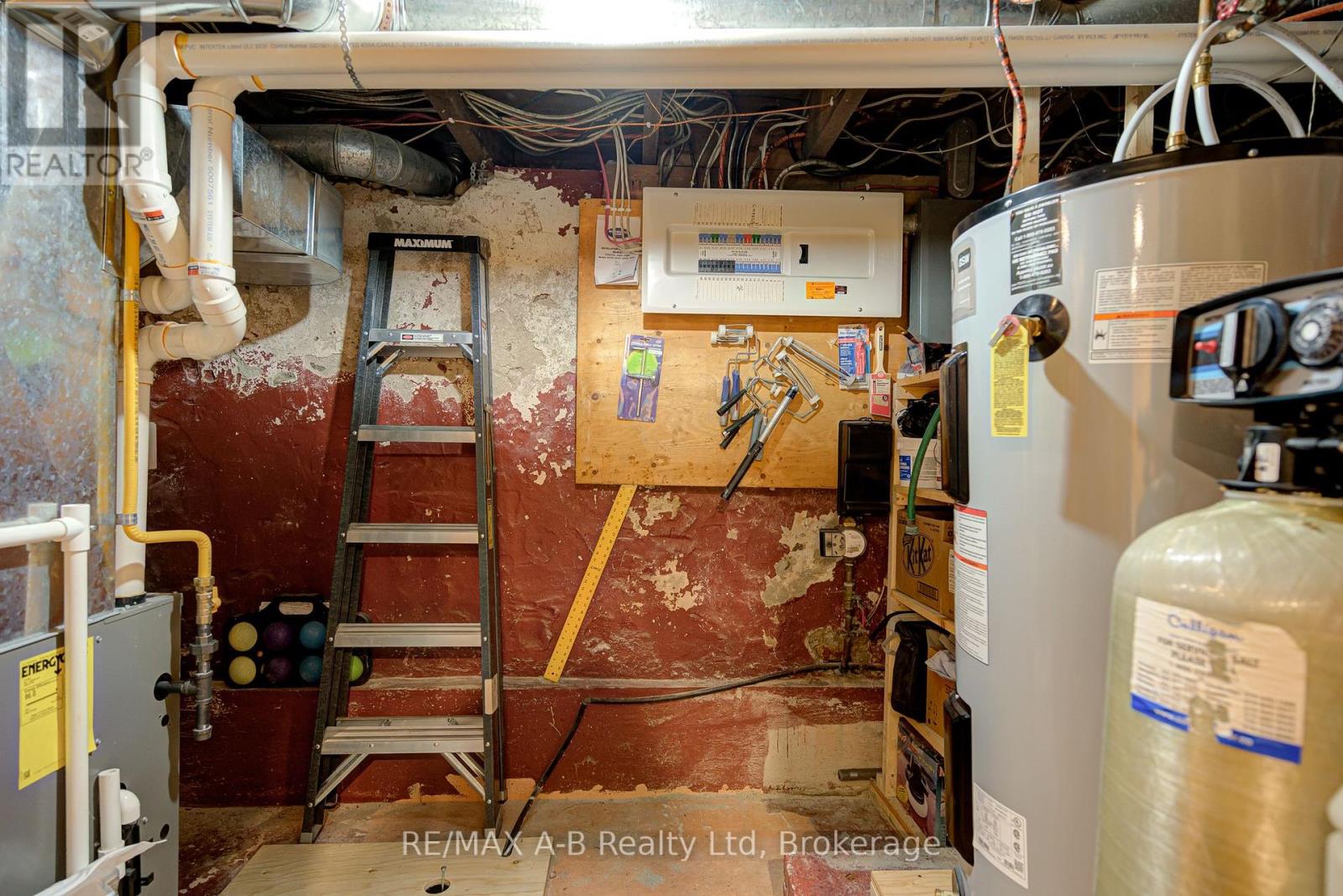 5 Cruickshank Street, Perth East, Ontario  N0K 1N0 - Photo 39 - X12242589