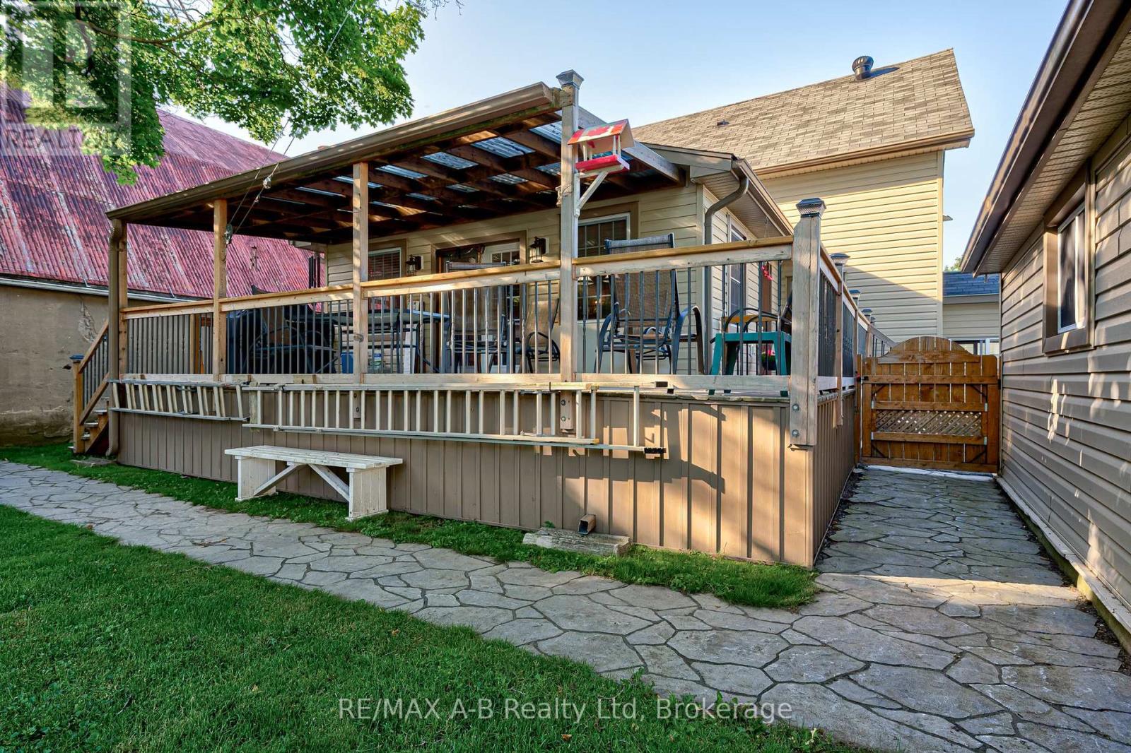 5 Cruickshank Street, Perth East, Ontario  N0K 1N0 - Photo 43 - X12242589