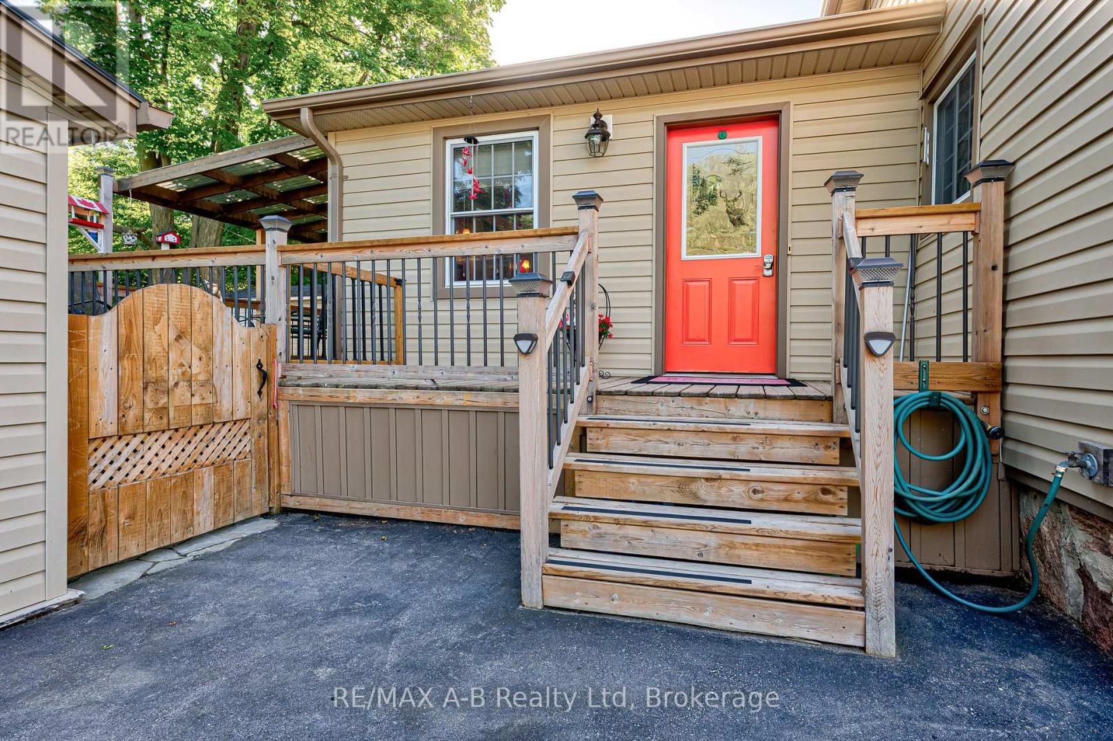 5 Cruickshank Street, Perth East, Ontario  N0K 1N0 - Photo 5 - X12242589