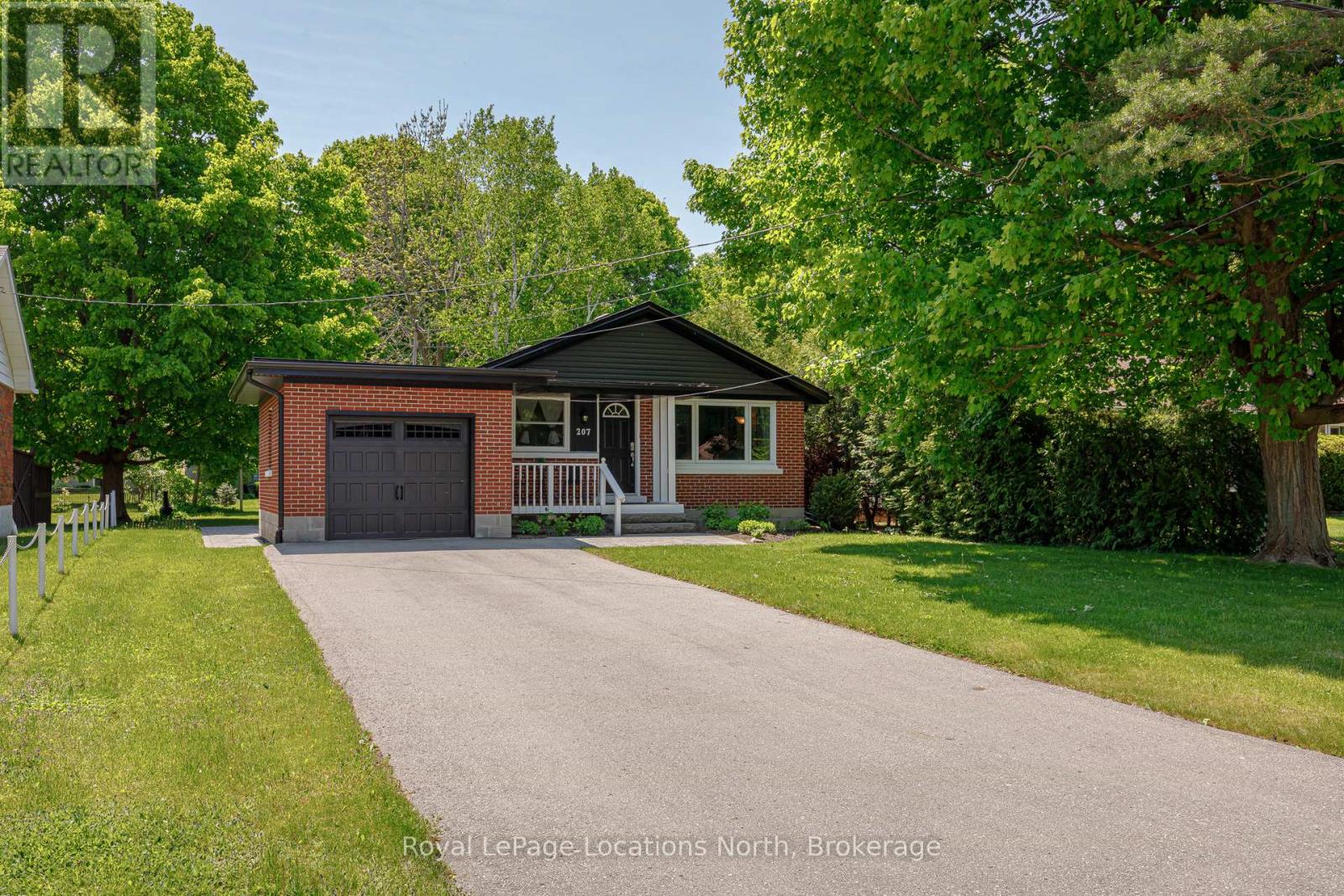 207 Mccrea Drive, Clearview, Ontario  L0M 1S0 - Photo 2 - S12242611