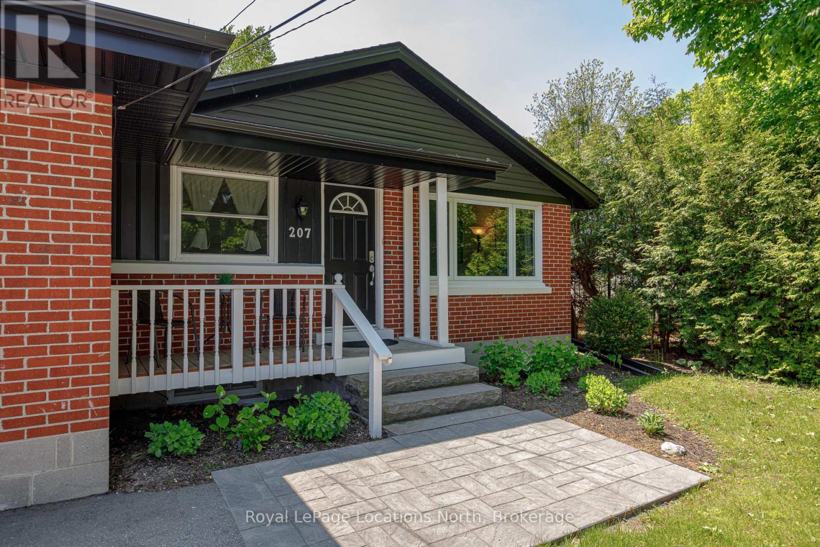 207 Mccrea Drive, Clearview, Ontario  L0M 1S0 - Photo 3 - S12242611