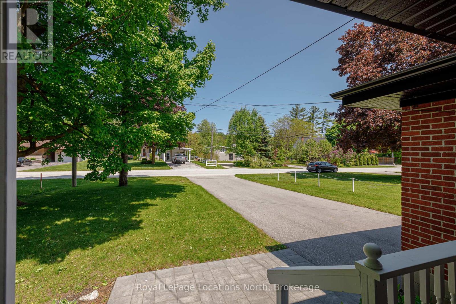 207 Mccrea Drive, Clearview, Ontario  L0M 1S0 - Photo 4 - S12242611