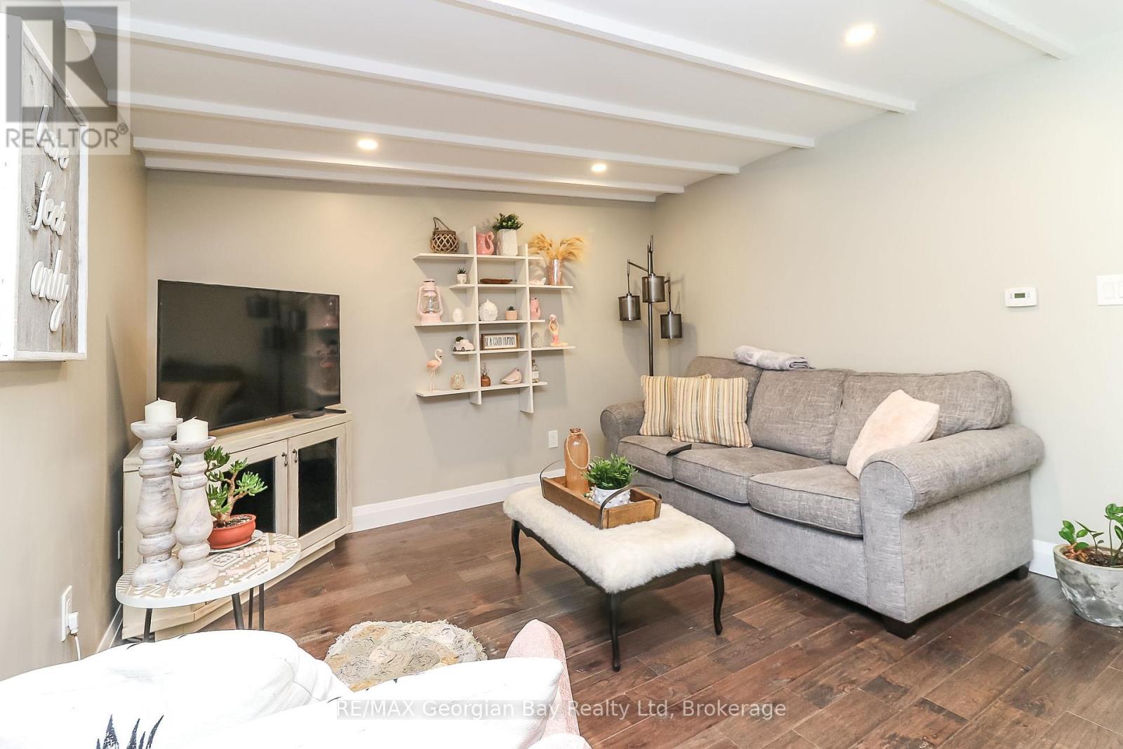 30 Oriole Street, Tay, Ontario  L0K 1R0 - Photo 13 - S12242674