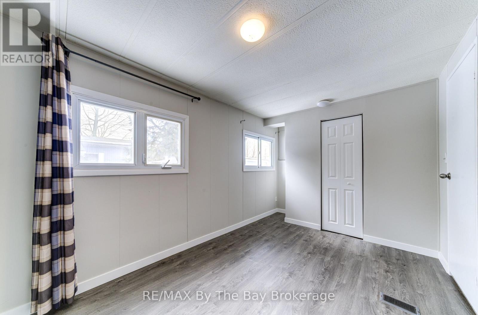 50 Georgian Glen Drive, Wasaga Beach, Ontario  L9Z 1K7 - Photo 13 - S12242738