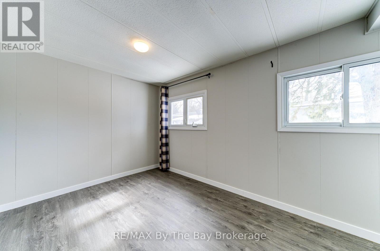 50 Georgian Glen Drive, Wasaga Beach, Ontario  L9Z 1K7 - Photo 15 - S12242738