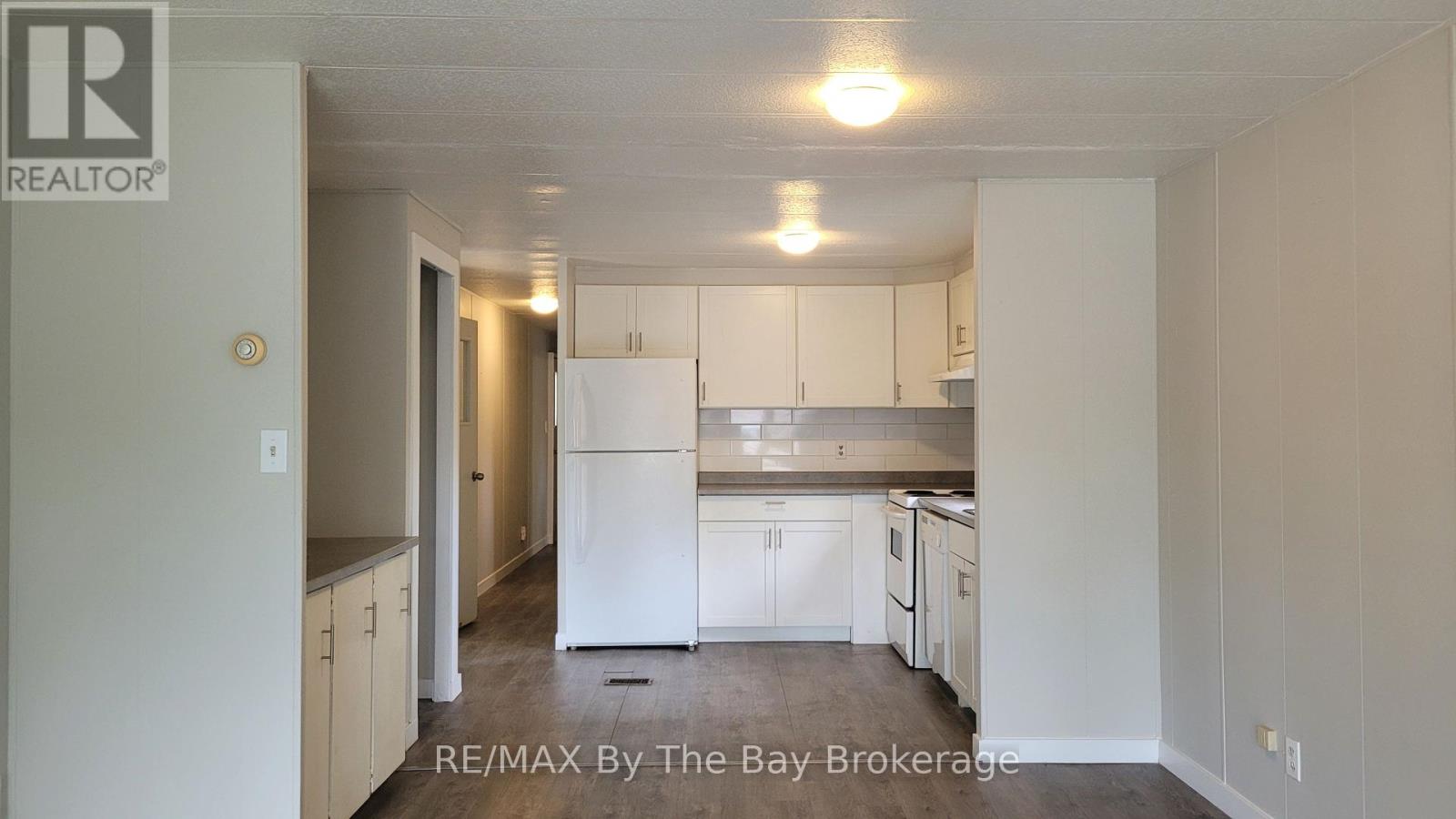 50 Georgian Glen Drive, Wasaga Beach, Ontario  L9Z 1K7 - Photo 18 - S12242738