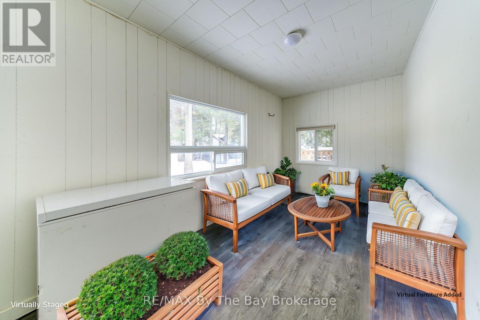 50 Georgian Glen Drive, Wasaga Beach, Ontario  L9Z 1K7 - Photo 4 - S12242738