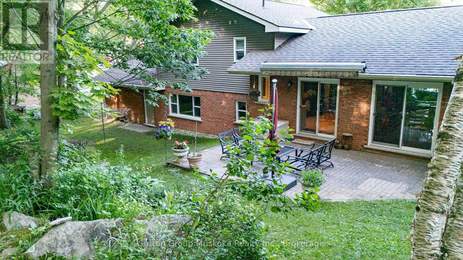 12 Silver Oaks Crescent, Huntsville, Ontario  P1H 1M1 - Photo 3 - X12242625