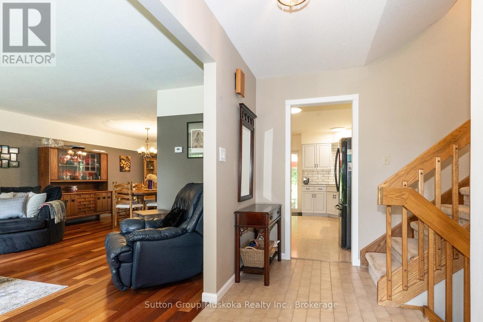 12 Silver Oaks Crescent, Huntsville, Ontario  P1H 1M1 - Photo 6 - X12242625