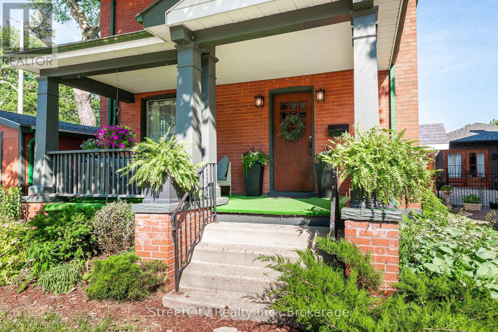 208 Birmingham Street, Stratford, Ontario  N5A 2T4 - Photo 3 - X12242723