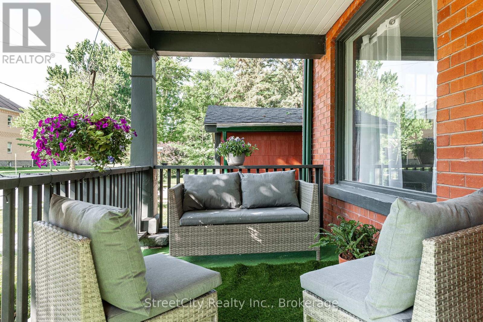 208 Birmingham Street, Stratford, Ontario  N5A 2T4 - Photo 4 - X12242723