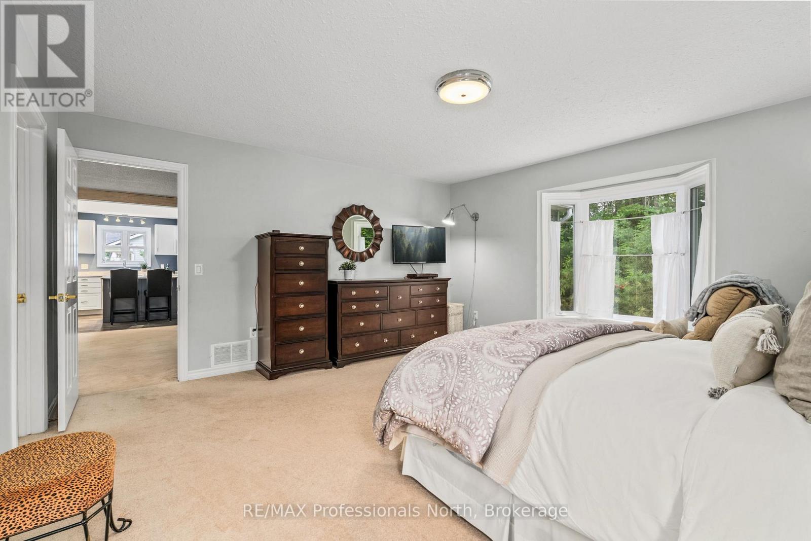 4 Red Maple Court, Gravenhurst, Ontario  P1P 0A3 - Photo 13 - X12242771