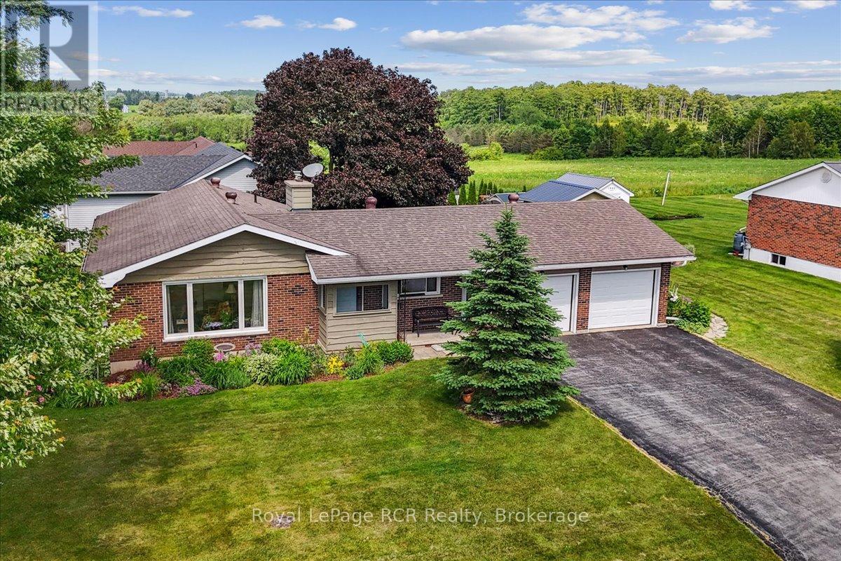 70 Cambrai Road, Grey Highlands, Ontario  N0C 1H0 - Photo 3 - X12242856