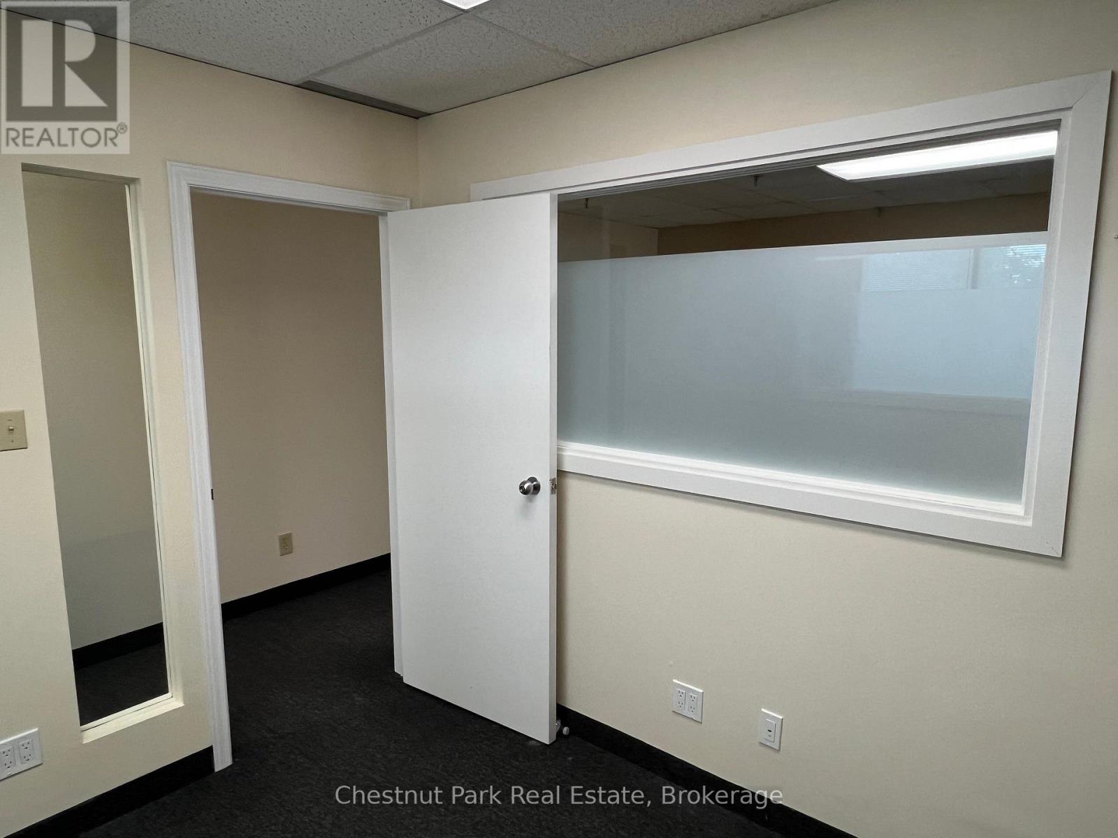 205 - 186 Hurontario Street, Collingwood, Ontario  L9Y 4T4 - Photo 10 - S12242988