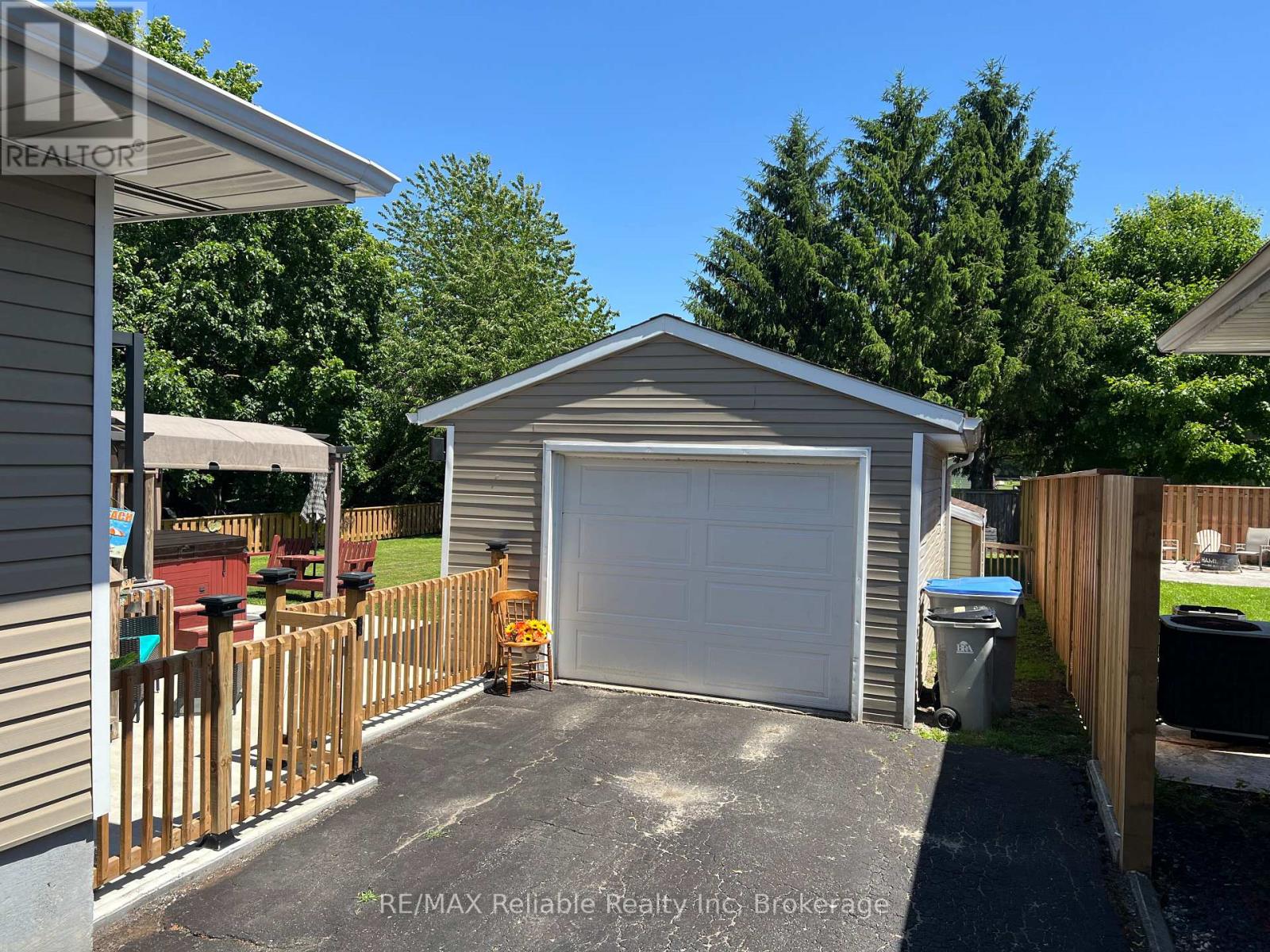 182 Jarvis Street S, Huron East, Ontario  N0K 1W0 - Photo 35 - X12242959