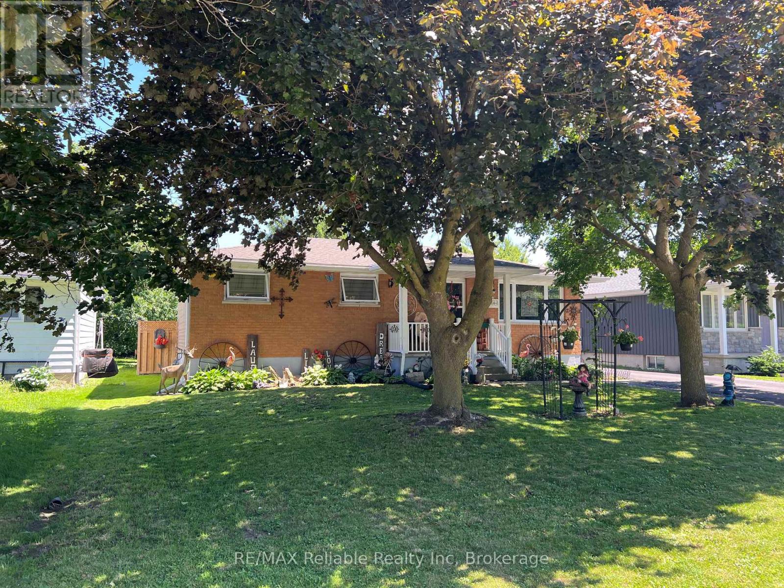 182 Jarvis Street S, Huron East, Ontario  N0K 1W0 - Photo 5 - X12242959