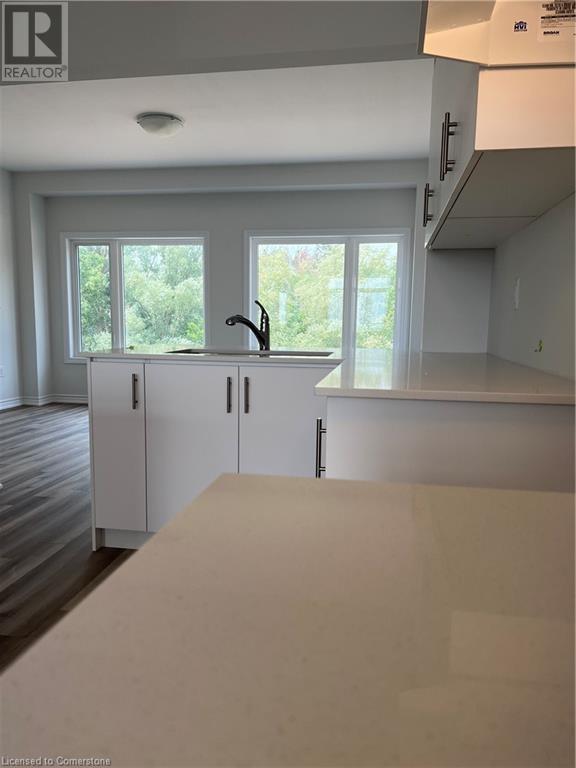 290 Equestrian Way Unit# 61, Cambridge, Ontario  N3E 0E7 - Photo 4 - 40744783