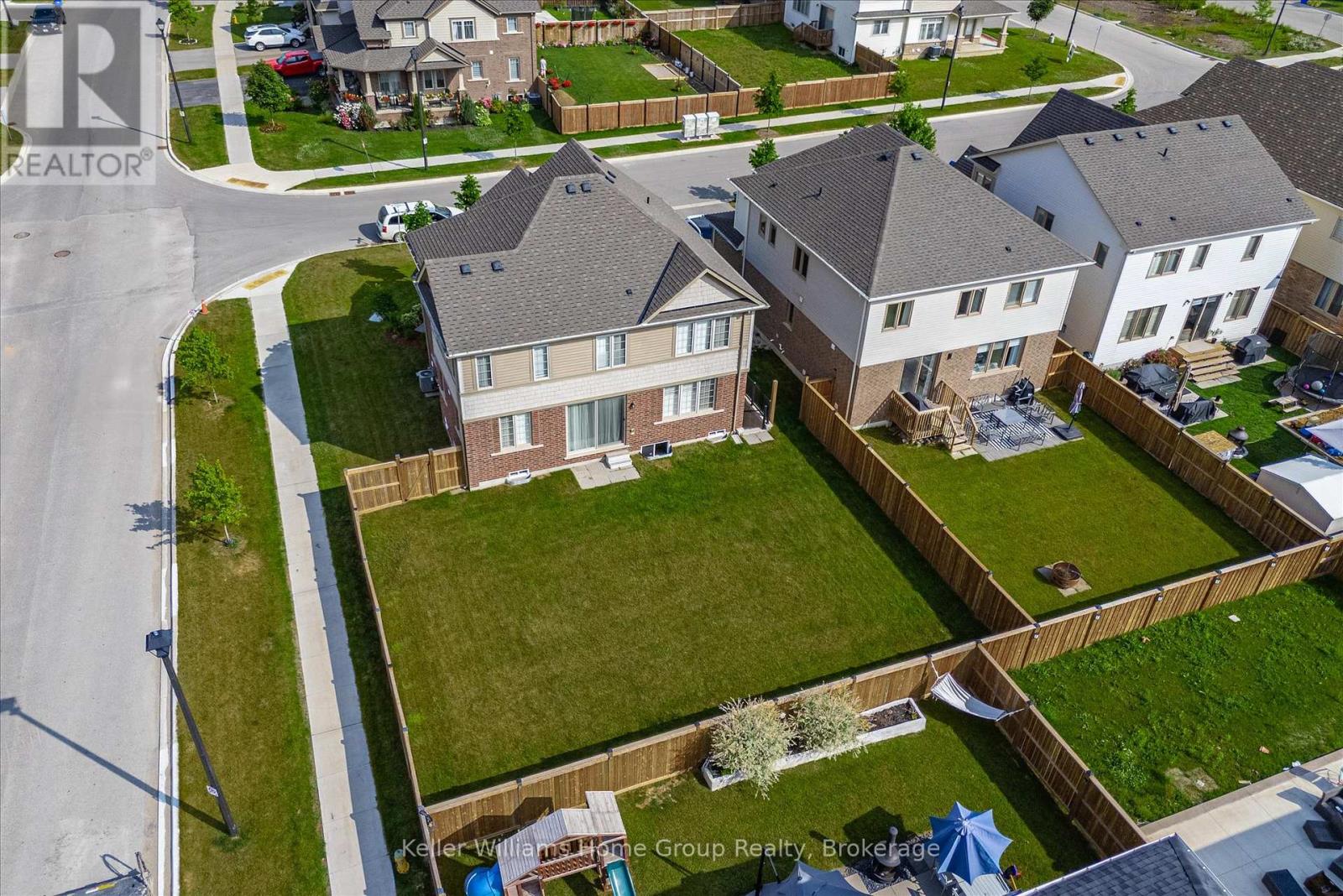 11 Harpin Way E, Centre Wellington, Ontario  N1M 0H2 - Photo 9 - X12243165