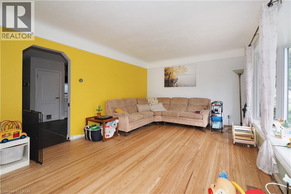 122 Boehmer Street, Kitchener, Ontario  N2H 4N5 - Photo 5 - 40744879