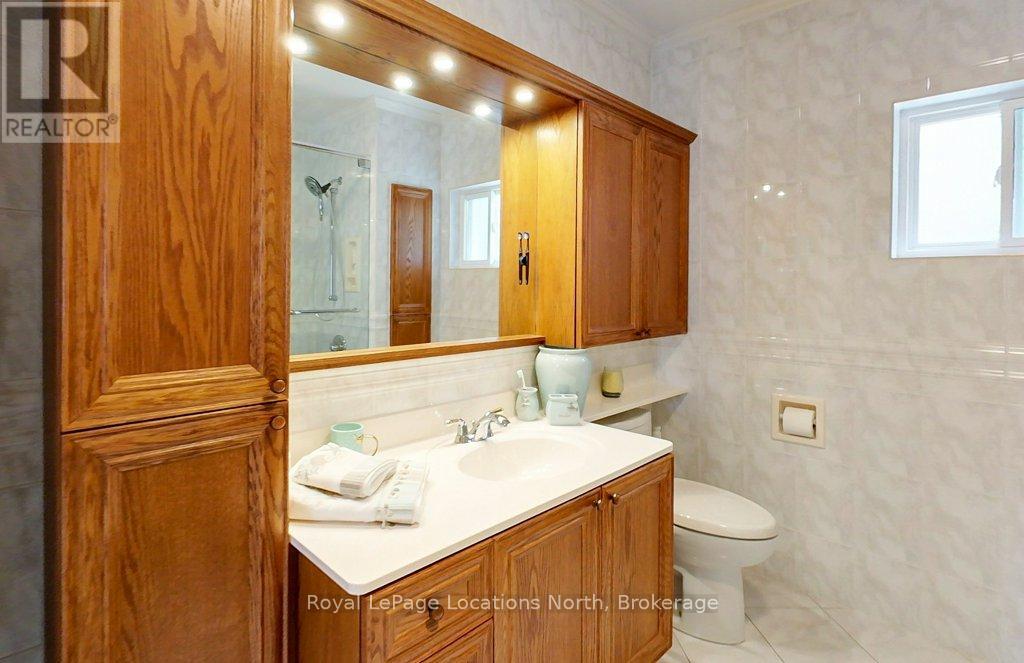 16 Alfred Street E, Blue Mountains, Ontario  N0H 2P0 - Photo 20 - X12243206