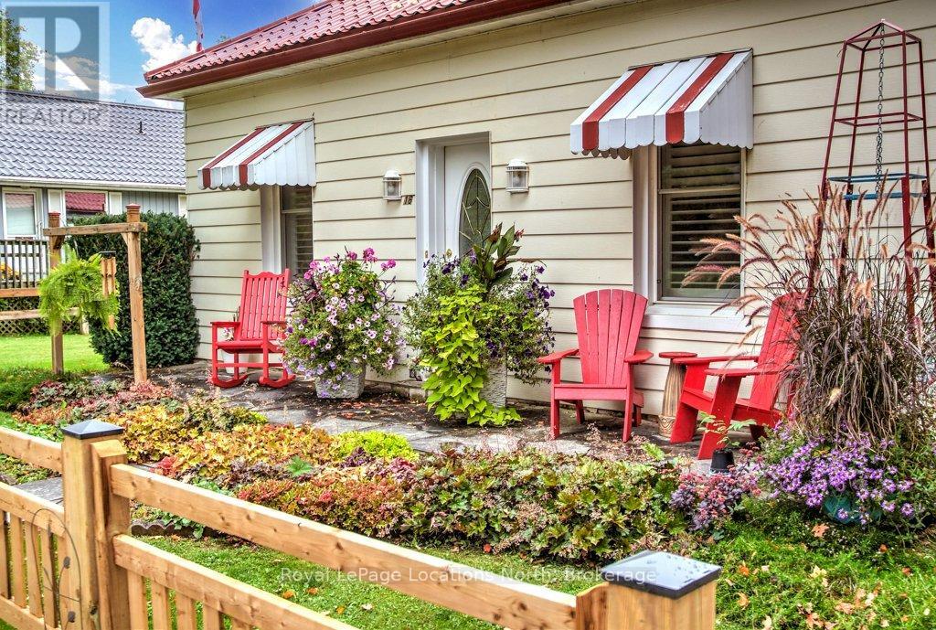 16 Alfred Street E, Blue Mountains, Ontario  N0H 2P0 - Photo 29 - X12243206