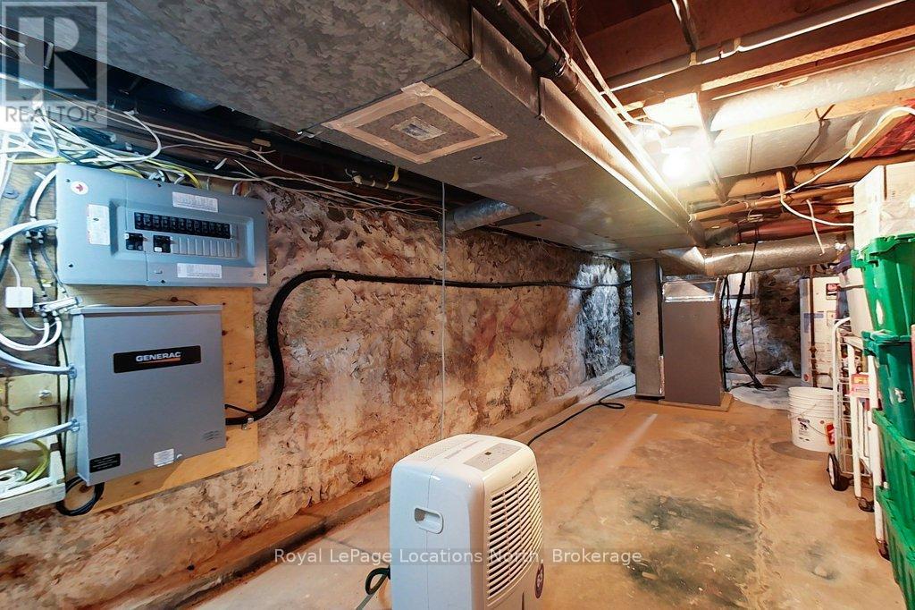 16 Alfred Street E, Blue Mountains, Ontario  N0H 2P0 - Photo 34 - X12243206