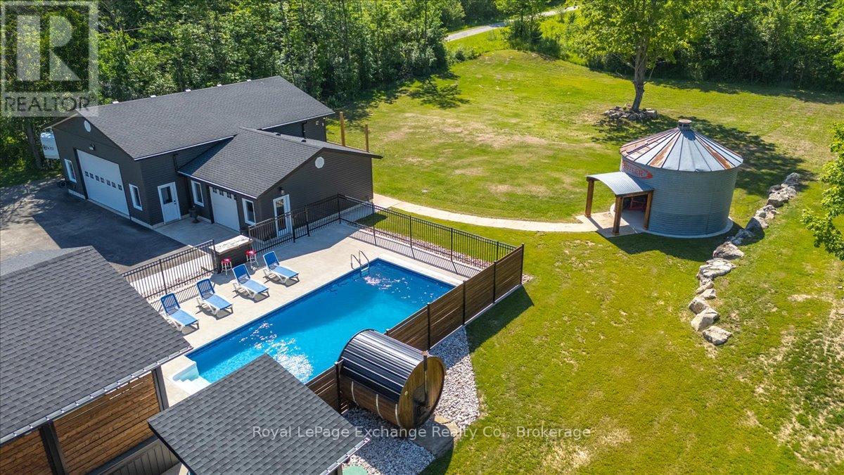 240049 Wilcox Side Road, Georgian Bluffs, Ontario  N4K 5N7 - Photo 4 - X12243216