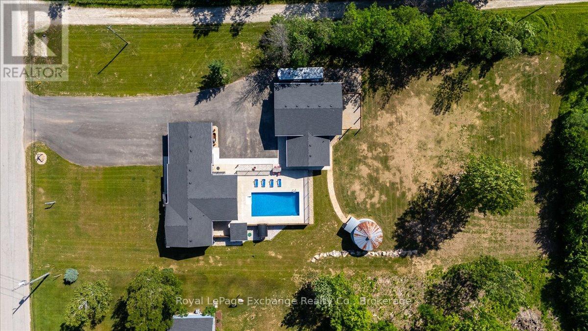 240049 Wilcox Side Road, Georgian Bluffs, Ontario  N4K 5N7 - Photo 6 - X12243216