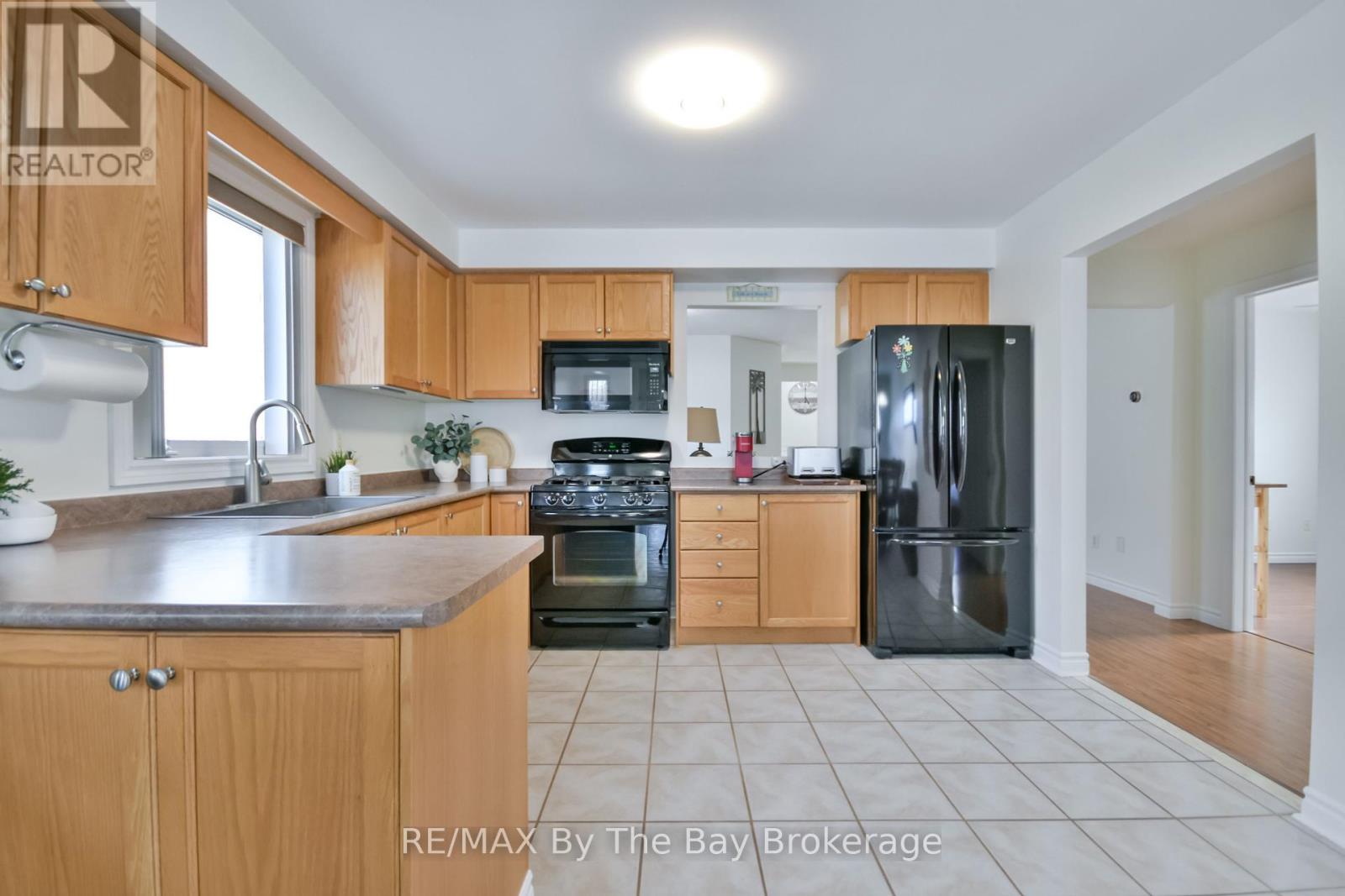 336 Robinson Road, Wasaga Beach, Ontario  L9Z 2Z1 - Photo 18 - S12243457