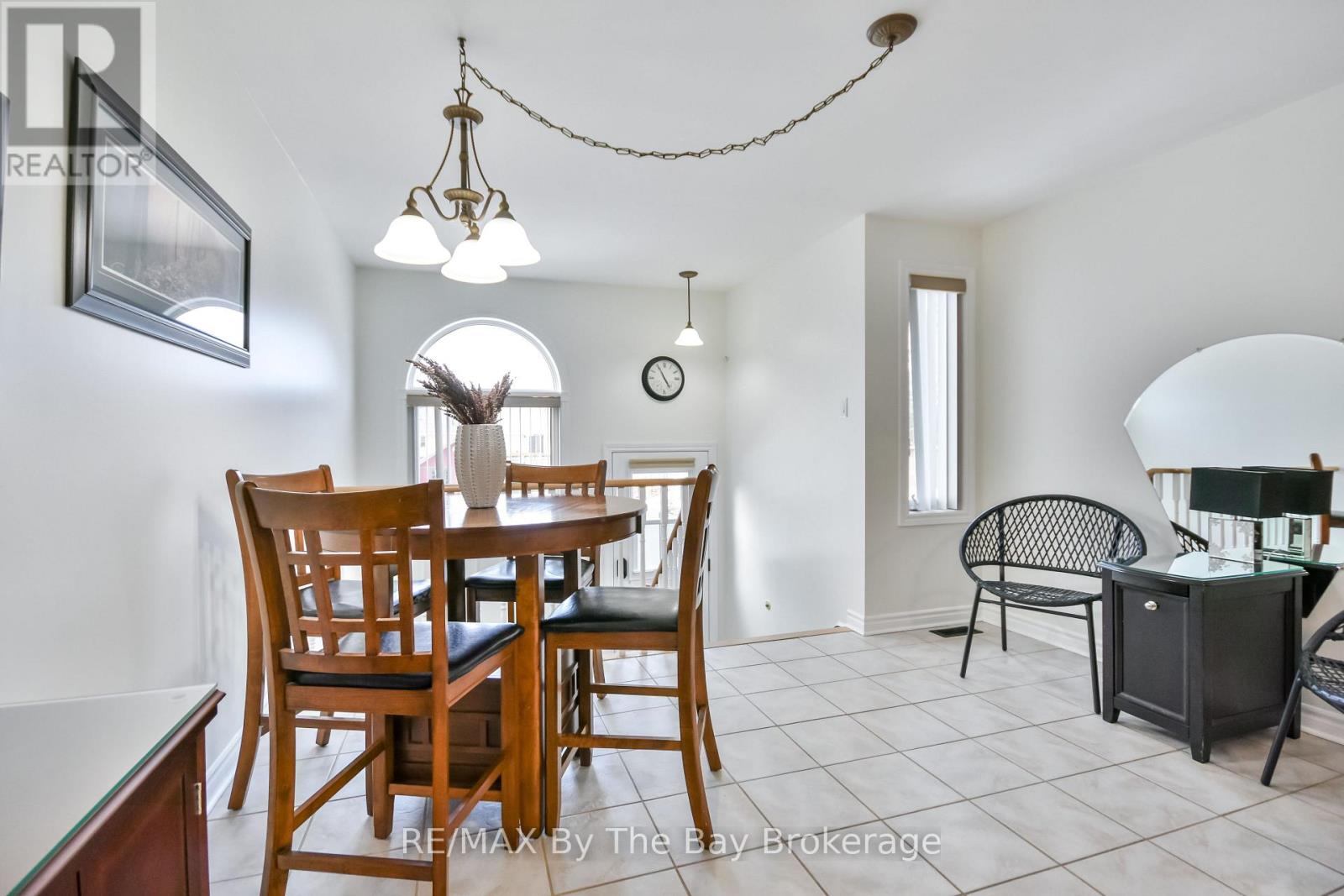 336 Robinson Road, Wasaga Beach, Ontario  L9Z 2Z1 - Photo 22 - S12243457