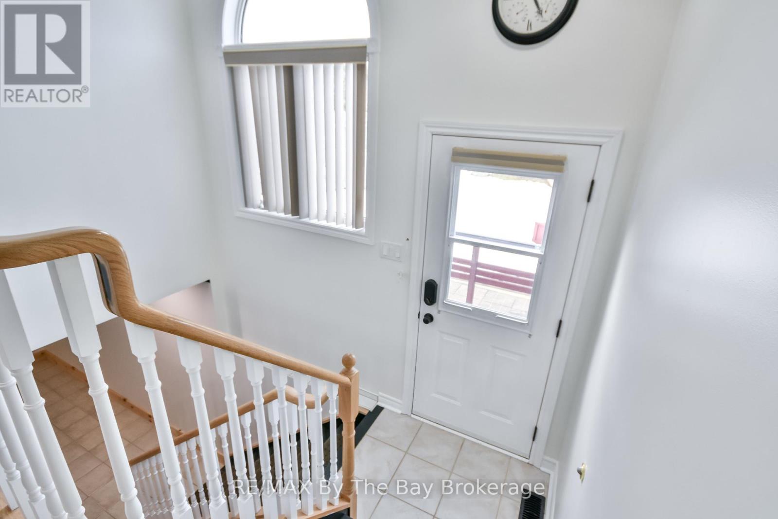 336 Robinson Road, Wasaga Beach, Ontario  L9Z 2Z1 - Photo 23 - S12243457