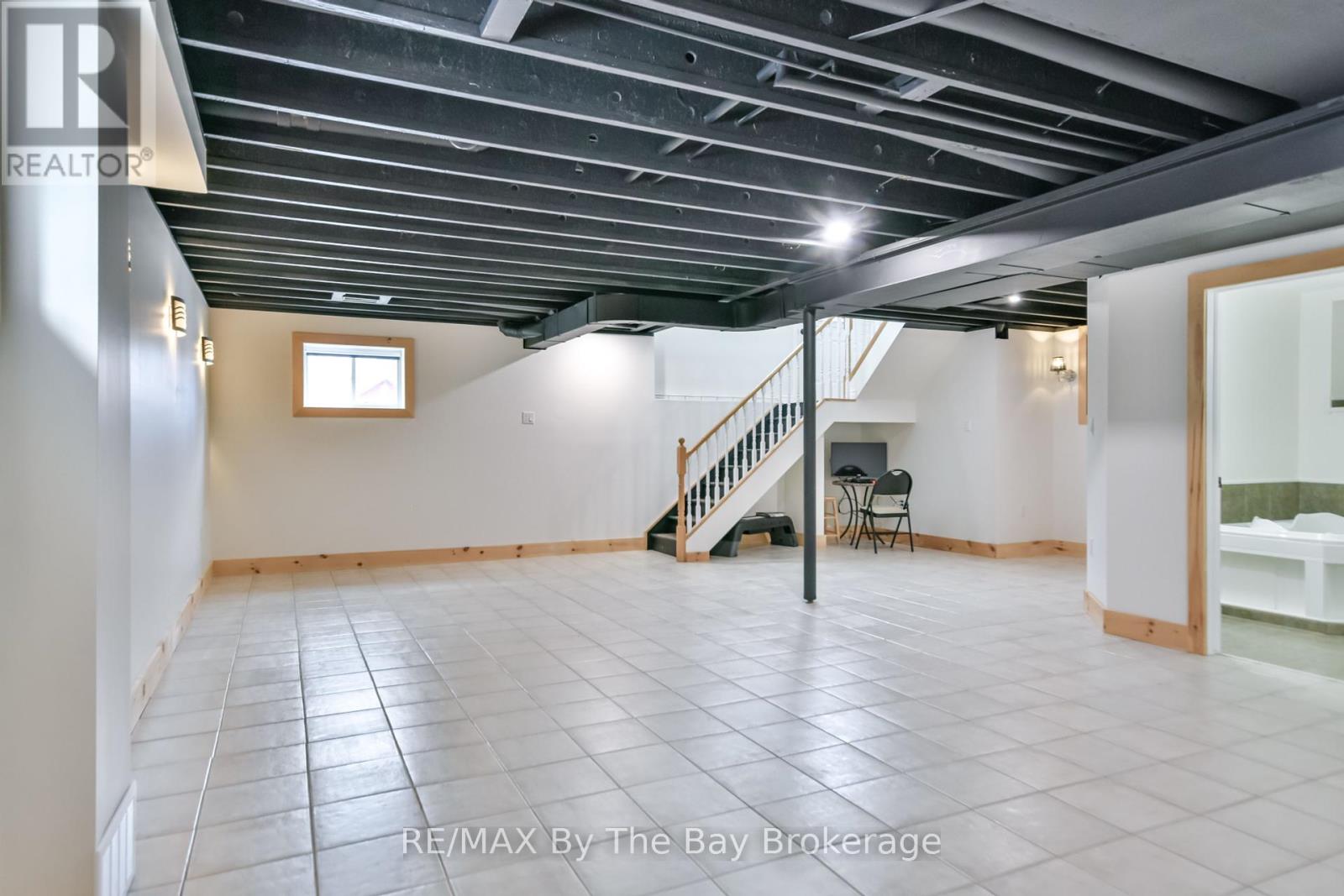 336 Robinson Road, Wasaga Beach, Ontario  L9Z 2Z1 - Photo 26 - S12243457