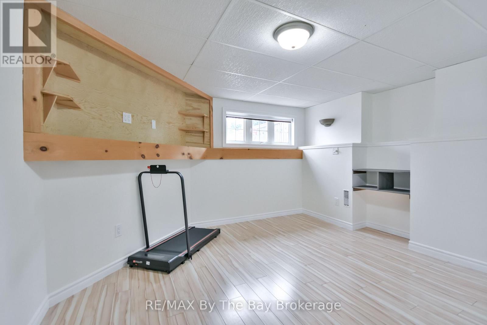 336 Robinson Road, Wasaga Beach, Ontario  L9Z 2Z1 - Photo 36 - S12243457