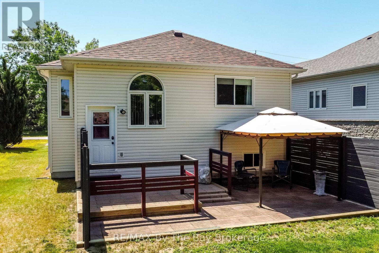 336 Robinson Road, Wasaga Beach, Ontario  L9Z 2Z1 - Photo 37 - S12243457