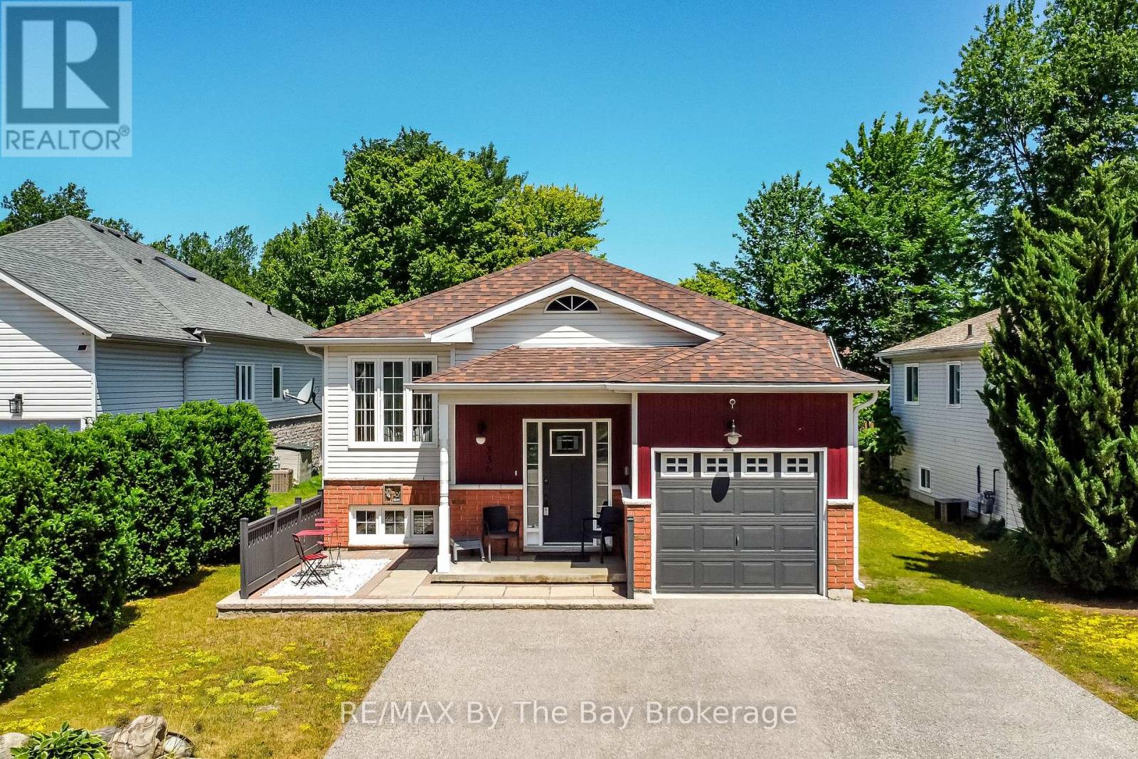 336 Robinson Road, Wasaga Beach, Ontario  L9Z 2Z1 - Photo 38 - S12243457