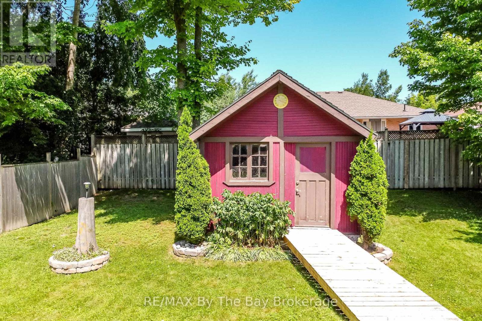 336 Robinson Road, Wasaga Beach, Ontario  L9Z 2Z1 - Photo 41 - S12243457