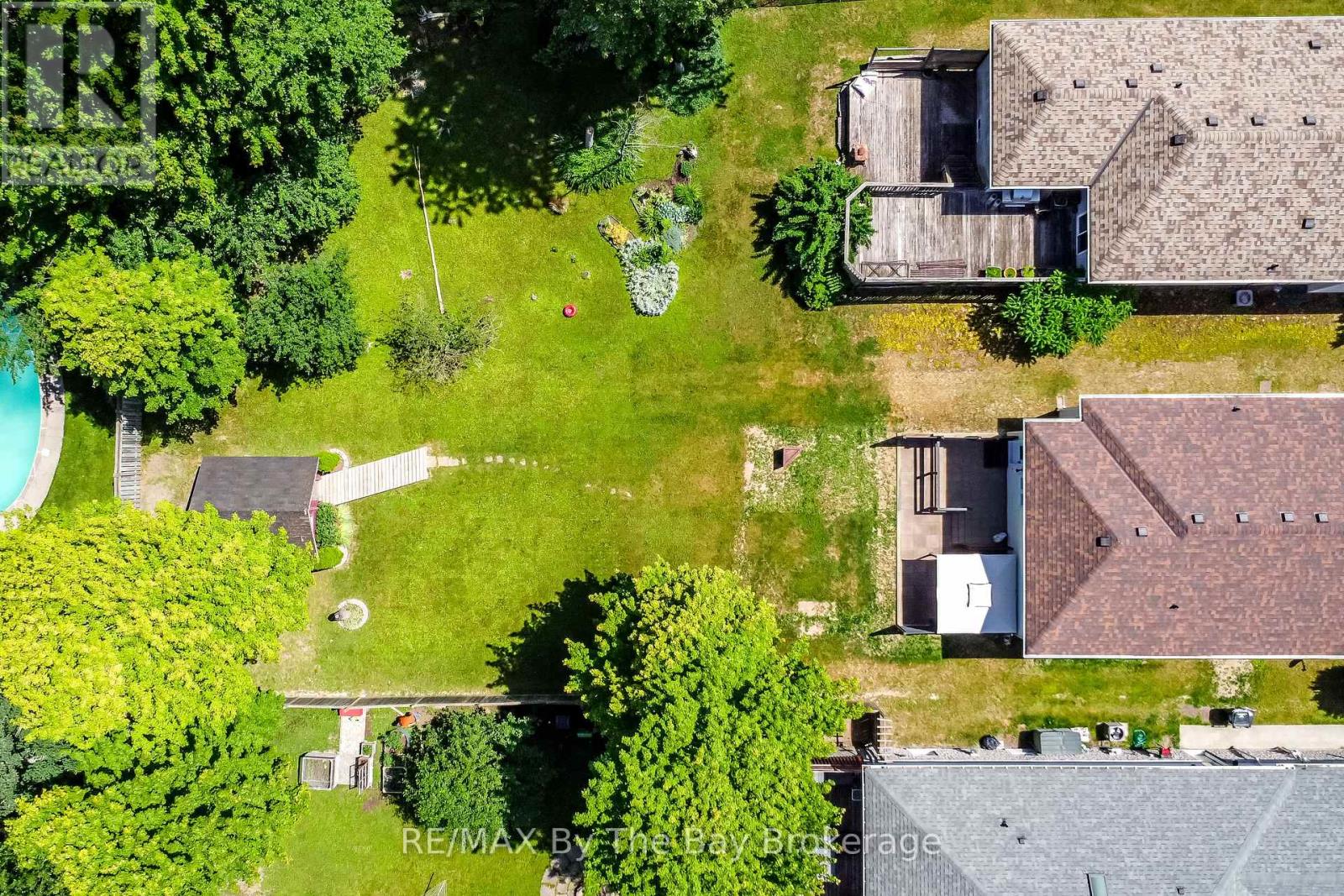 336 Robinson Road, Wasaga Beach, Ontario  L9Z 2Z1 - Photo 43 - S12243457