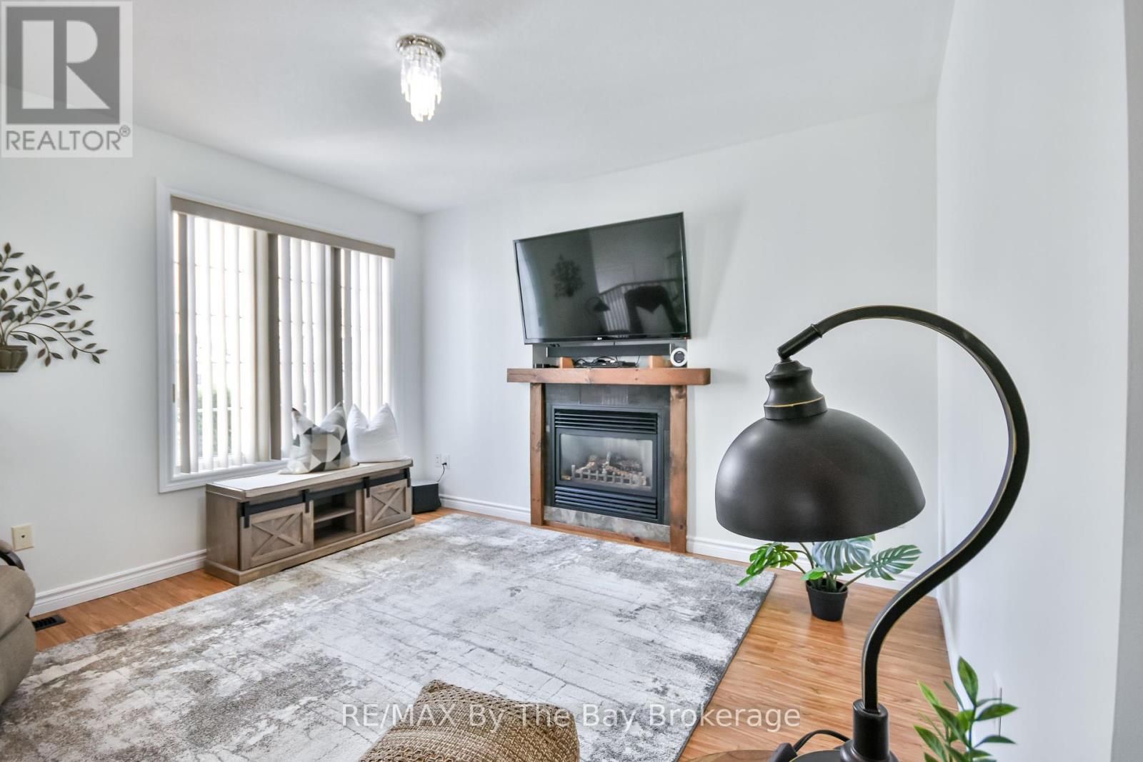 336 Robinson Road, Wasaga Beach, Ontario  L9Z 2Z1 - Photo 7 - S12243457