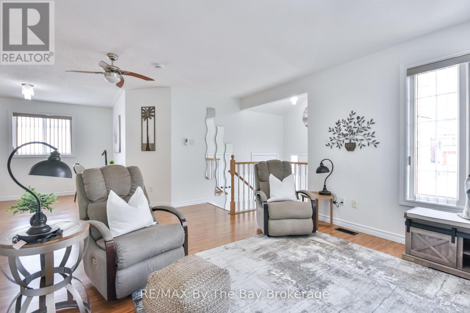 336 Robinson Road, Wasaga Beach, Ontario  L9Z 2Z1 - Photo 9 - S12243457