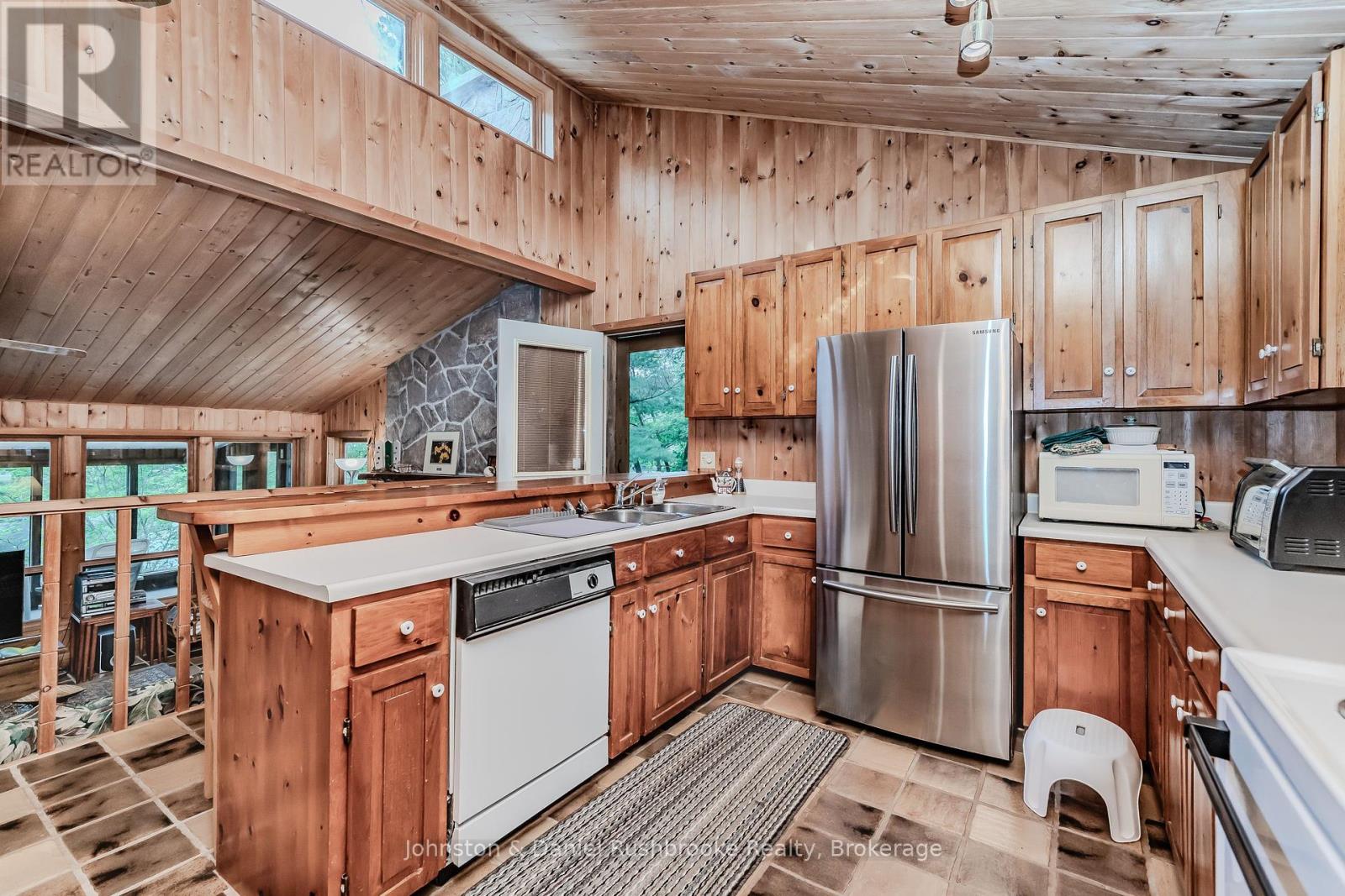 9 Elsasser Road, Seguin, Ontario  P2A 2W8 - Photo 12 - X12243525