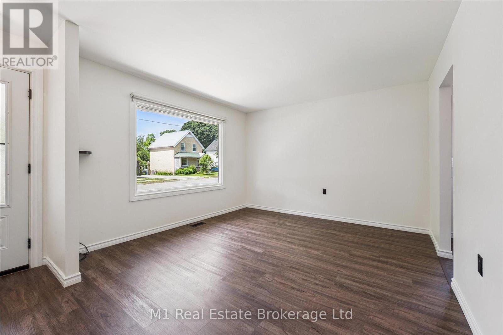 151 Edgar Street, Cambridge, Ontario  N3H 4H7 - Photo 10 - X12243543