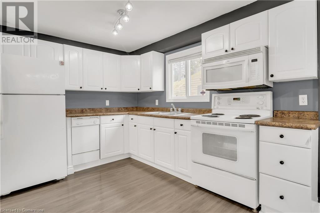 648 Doon Village Road Unit# 10, Kitchener, Ontario  N2P 1A2 - Photo 10 - 40744772