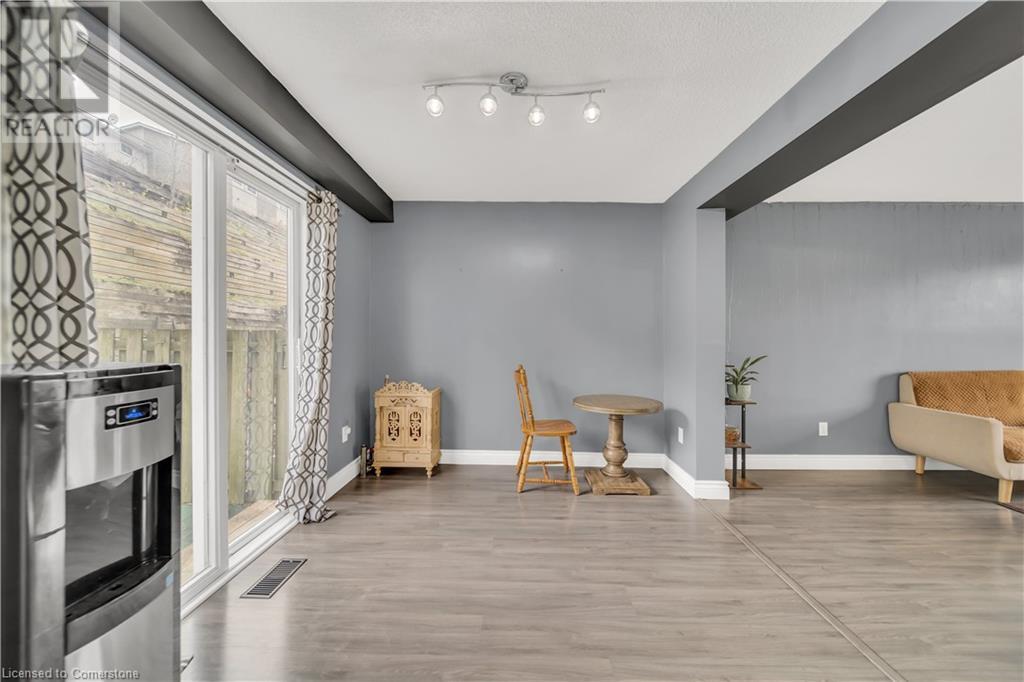 648 Doon Village Road Unit# 10, Kitchener, Ontario  N2P 1A2 - Photo 13 - 40744772