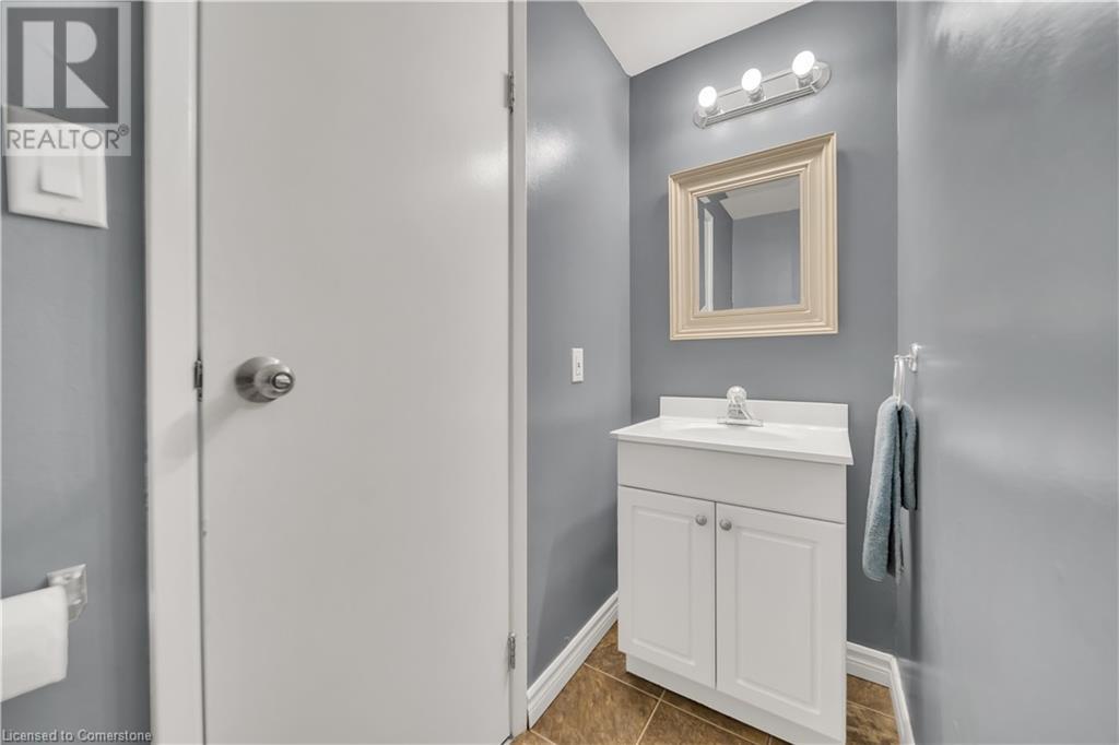 648 Doon Village Road Unit# 10, Kitchener, Ontario  N2P 1A2 - Photo 24 - 40744772