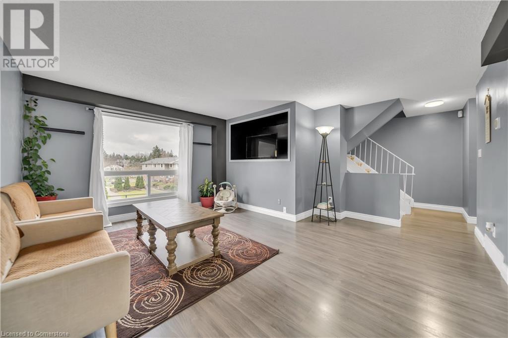 648 Doon Village Road Unit# 10, Kitchener, Ontario  N2P 1A2 - Photo 5 - 40744772