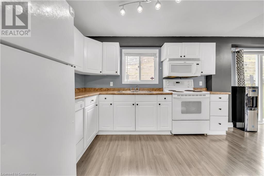 648 Doon Village Road Unit# 10, Kitchener, Ontario  N2P 1A2 - Photo 7 - 40744772
